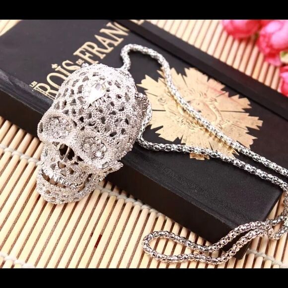 SILVER RHINESTONE STATEMENT SKULL NECKLACE BOHO - Picture 2 of 3